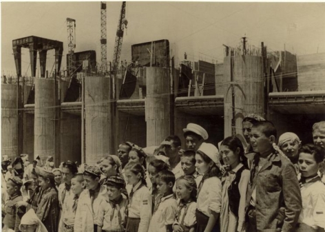 Pioneers at Construction Site of Fergana Canal, 1939